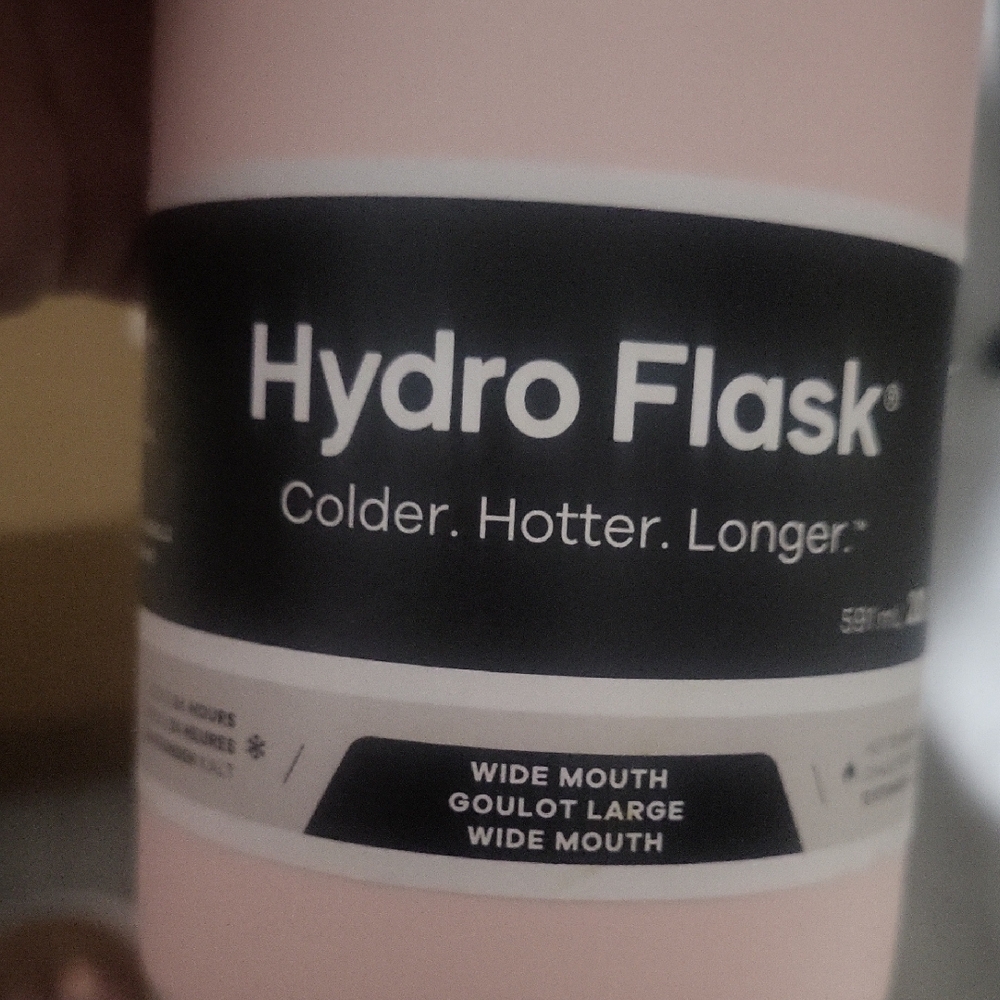 Hydro Flask Light Pink Insulated Bottle 20oz. - Picture 8 of 9